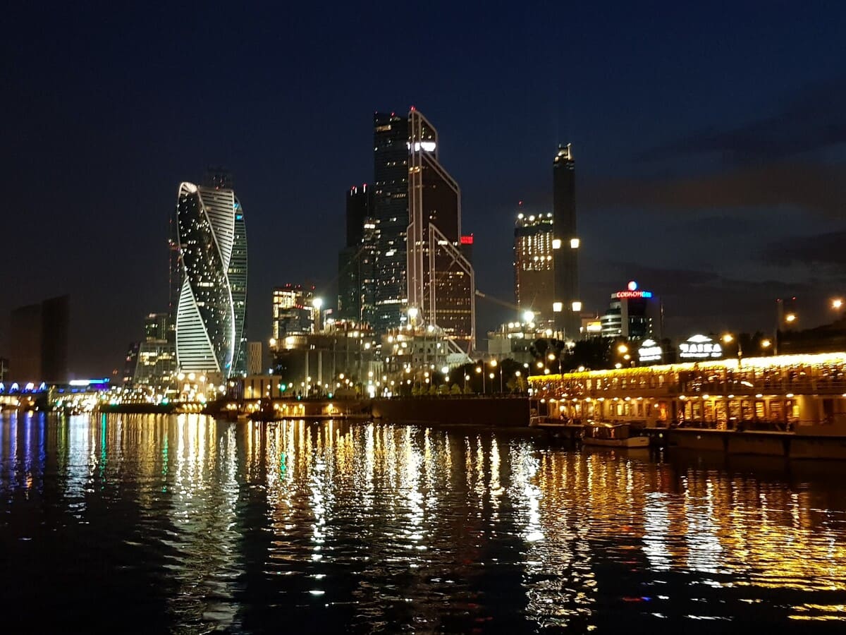 Офисы от 950 до 1100 кв.м. в аренду и продажу в Москве и Московской области
